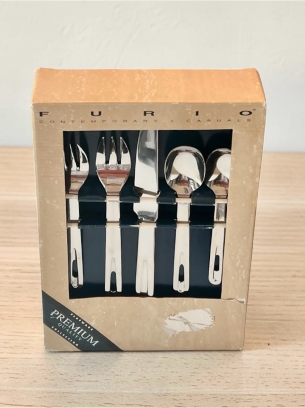 Vintage Furio MODERNA 20 Pc Stainless Flatware Set Cutout Handle NEW